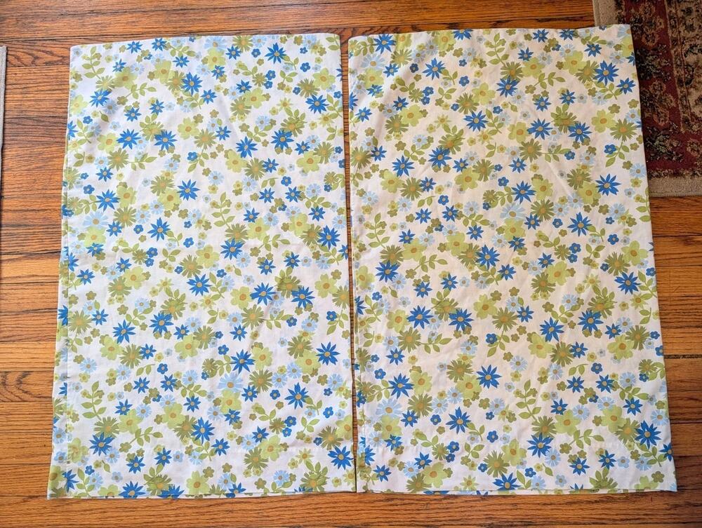 Vintage 60s 70s Pillowcases Set Of 2 Floral Lot White Blue Green